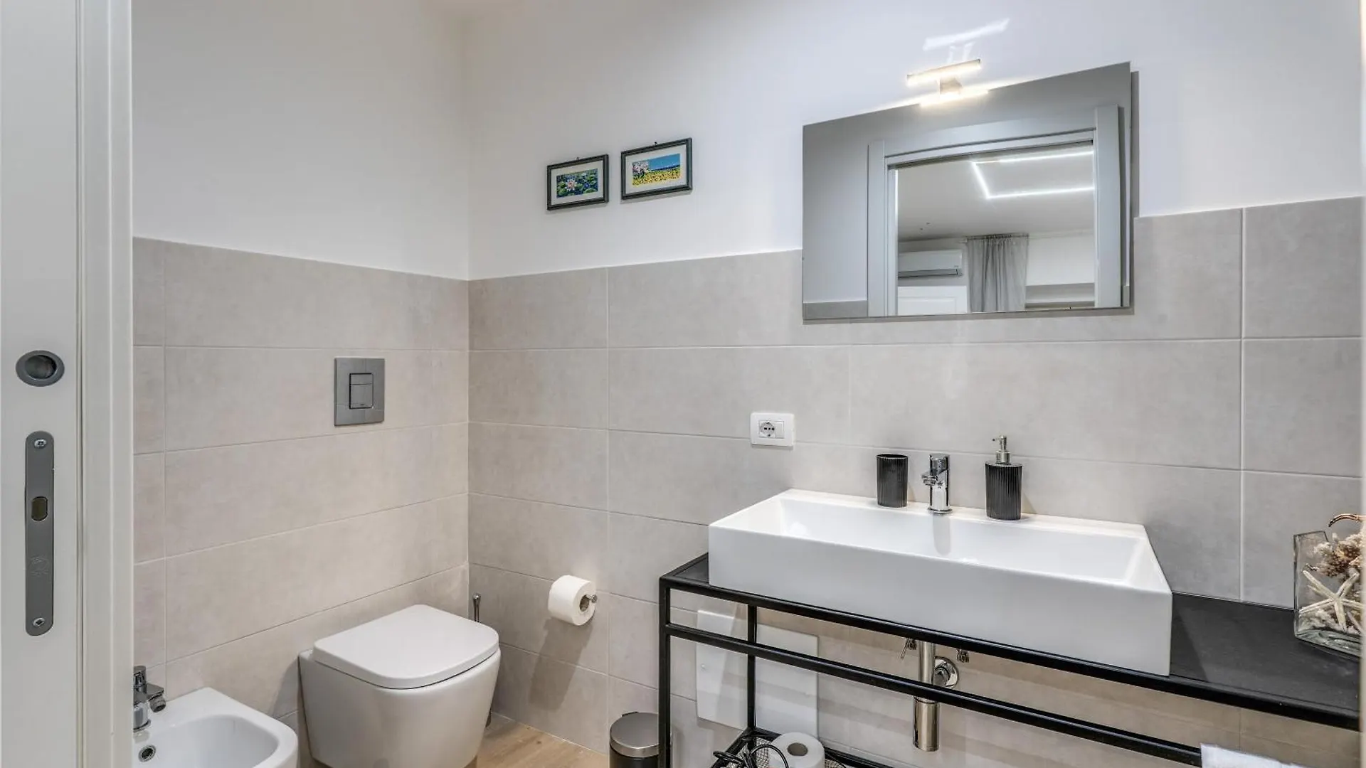 Pensjonat Caravita Rooms Neapol Włochy