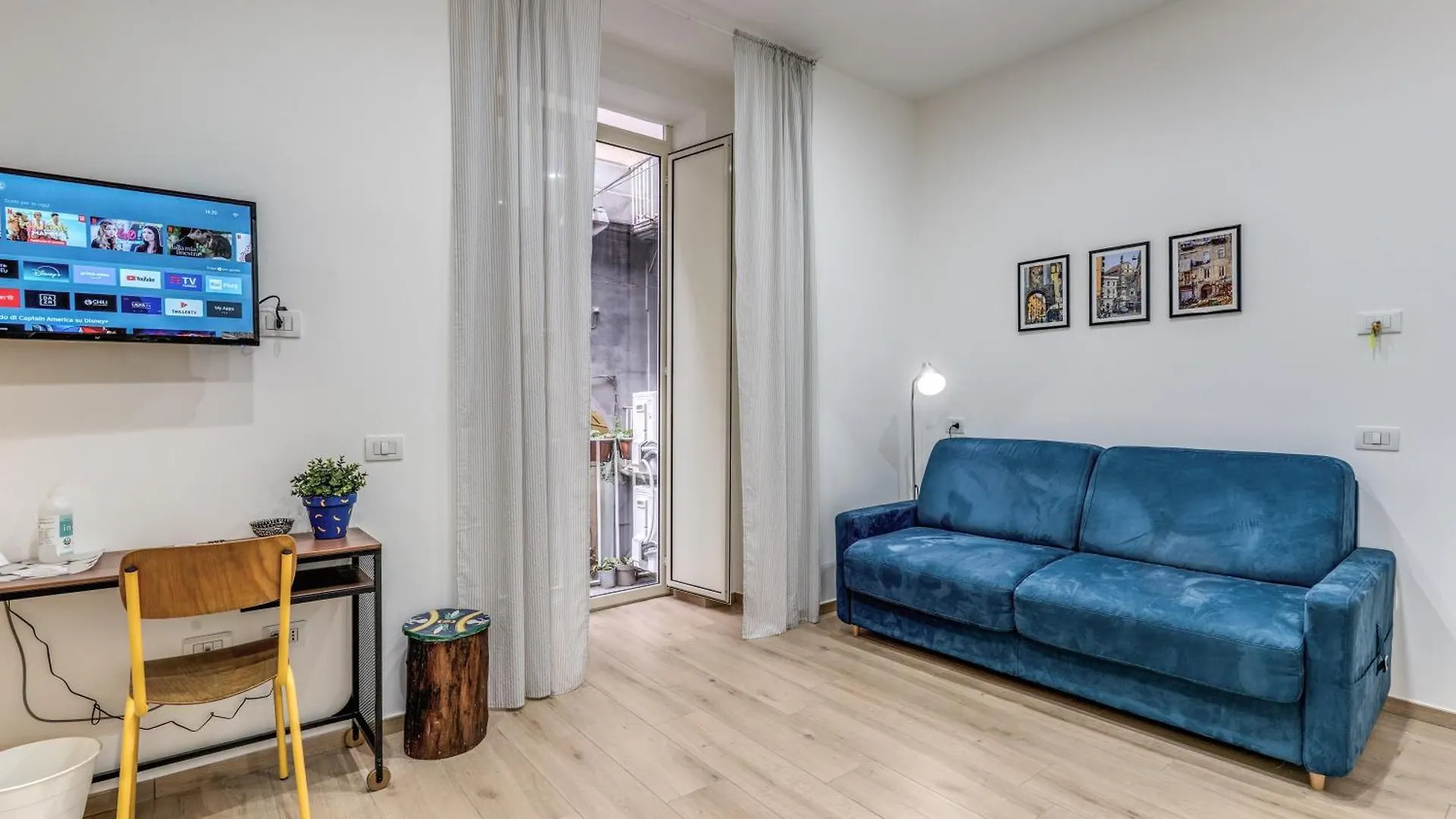 Caravita Rooms Neapol 0*,