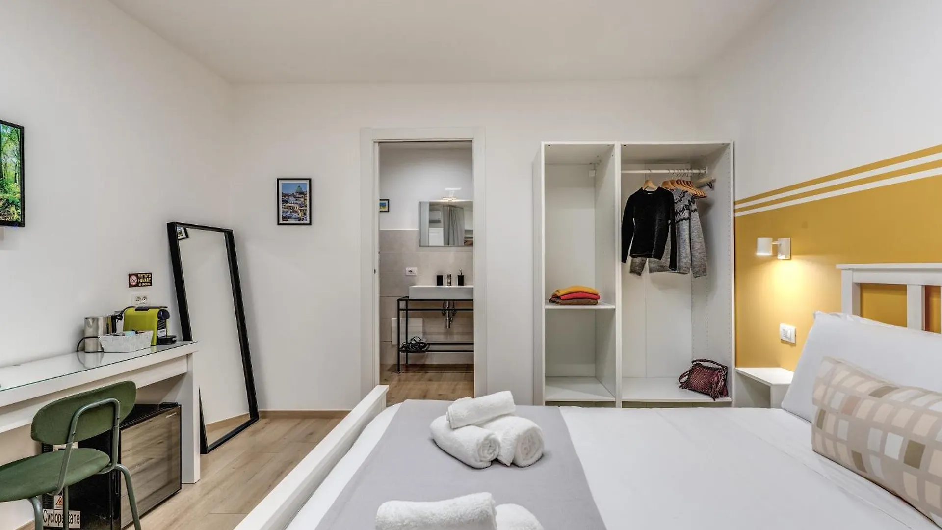 Caravita Rooms Naples